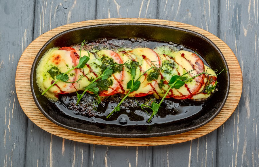 Grillezett Caprese saláta
