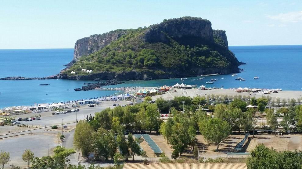 Praia a Mare Praia a Mare - dino sziget