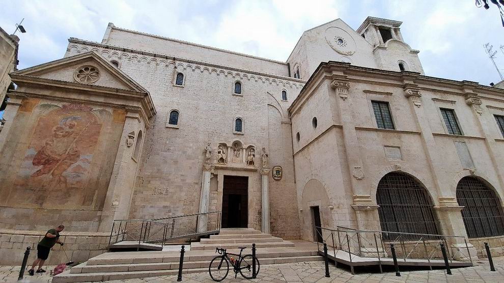 San Pietro Apostolo társszékesegyház