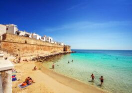 Puglia tengerparti nyaralás - Monopoli beach