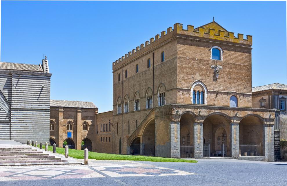 orvieto piazza del duomo