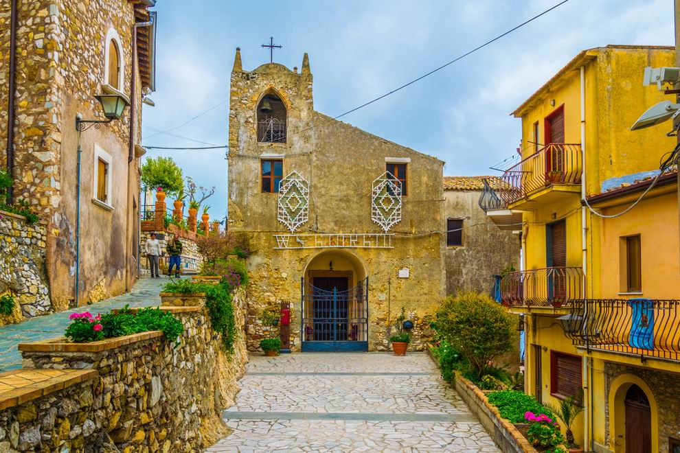 Castelmola San Giorgio-templom